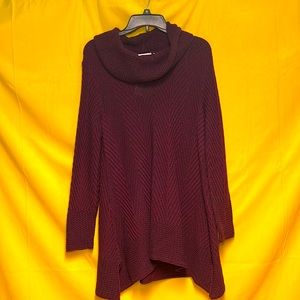 Eight Eight Eight Cow neck Handkerchief Hem Sweater   NWT MEDIUM